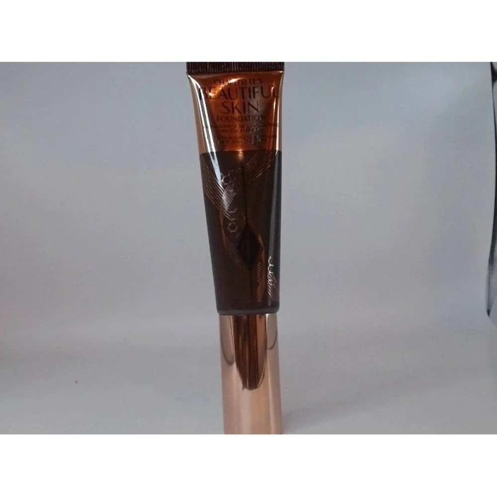 Charlotte Tilbury Beautiful Skin‎ Foundation in 17 Neutral , BRAND NEW IN BOX